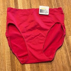 Ellen Tracy briefs